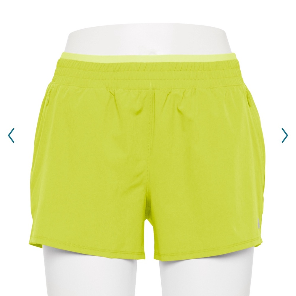 NWT TEK GEAR WORKOUT GEAR WOVEN RUN SHORTS WITH POCKETS